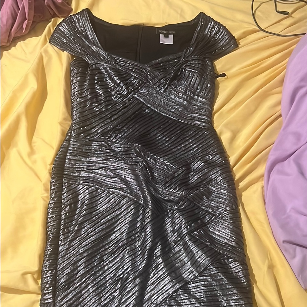 Tadashi Shoji dress Size small